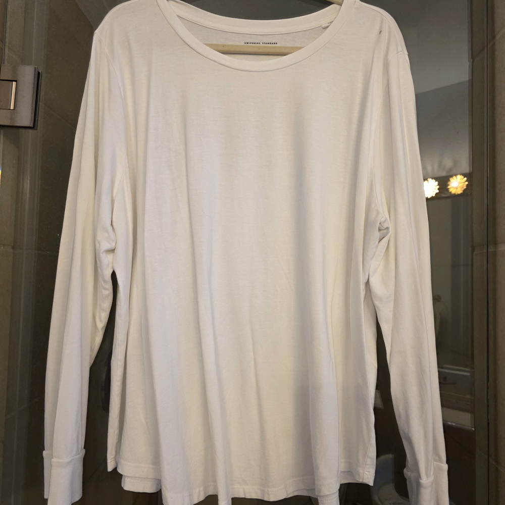 Universal Standard. L (22/24)